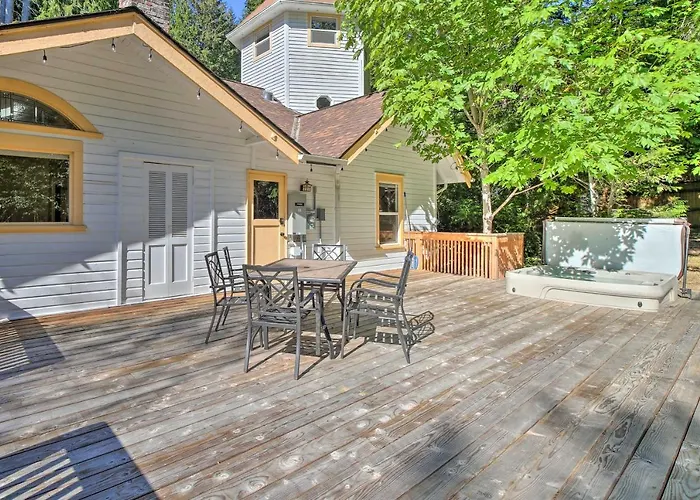 Cozy Black Bear Retreat By Mount Rainier!