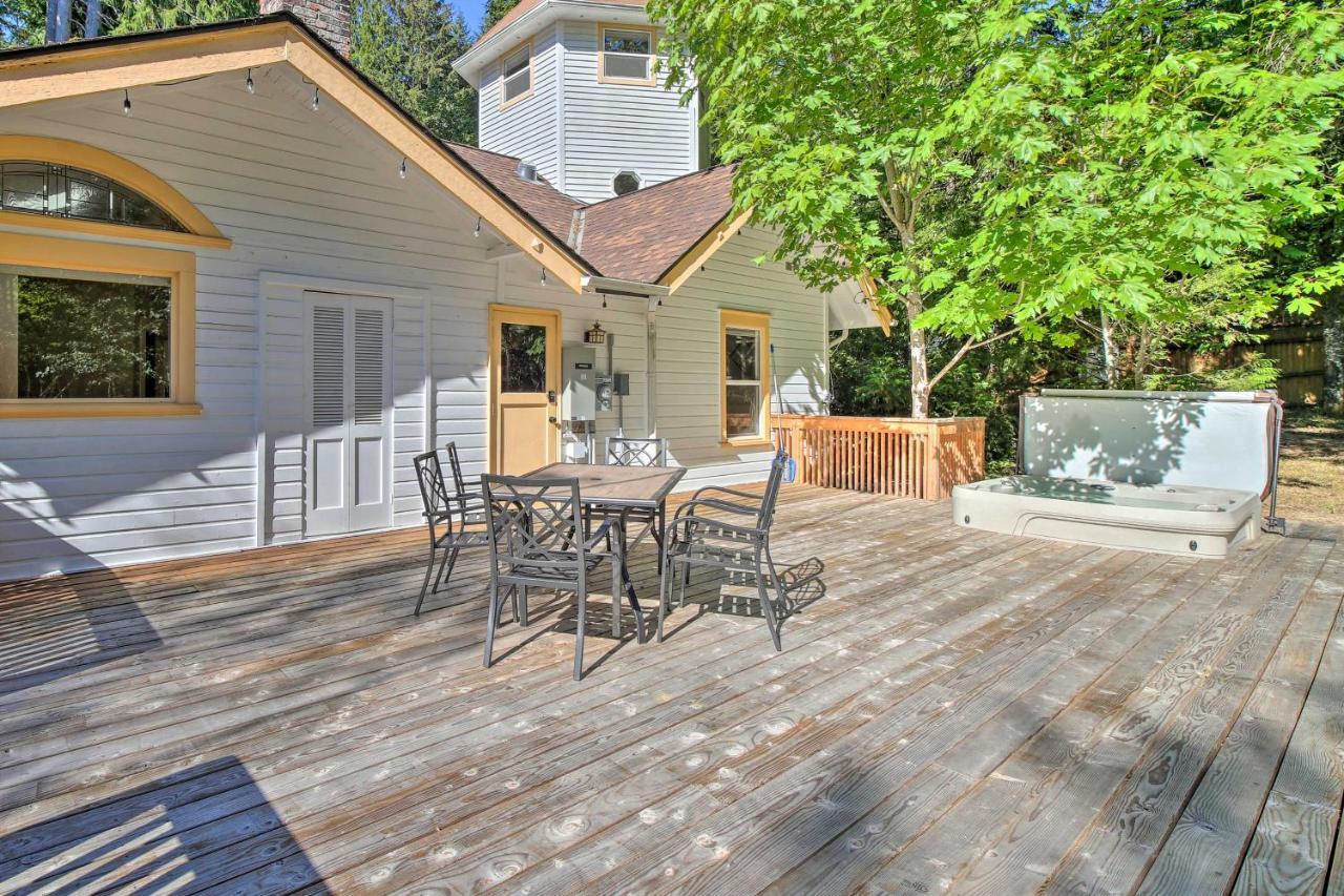 Cozy Black Bear Retreat By Mount Rainier! Holiday home