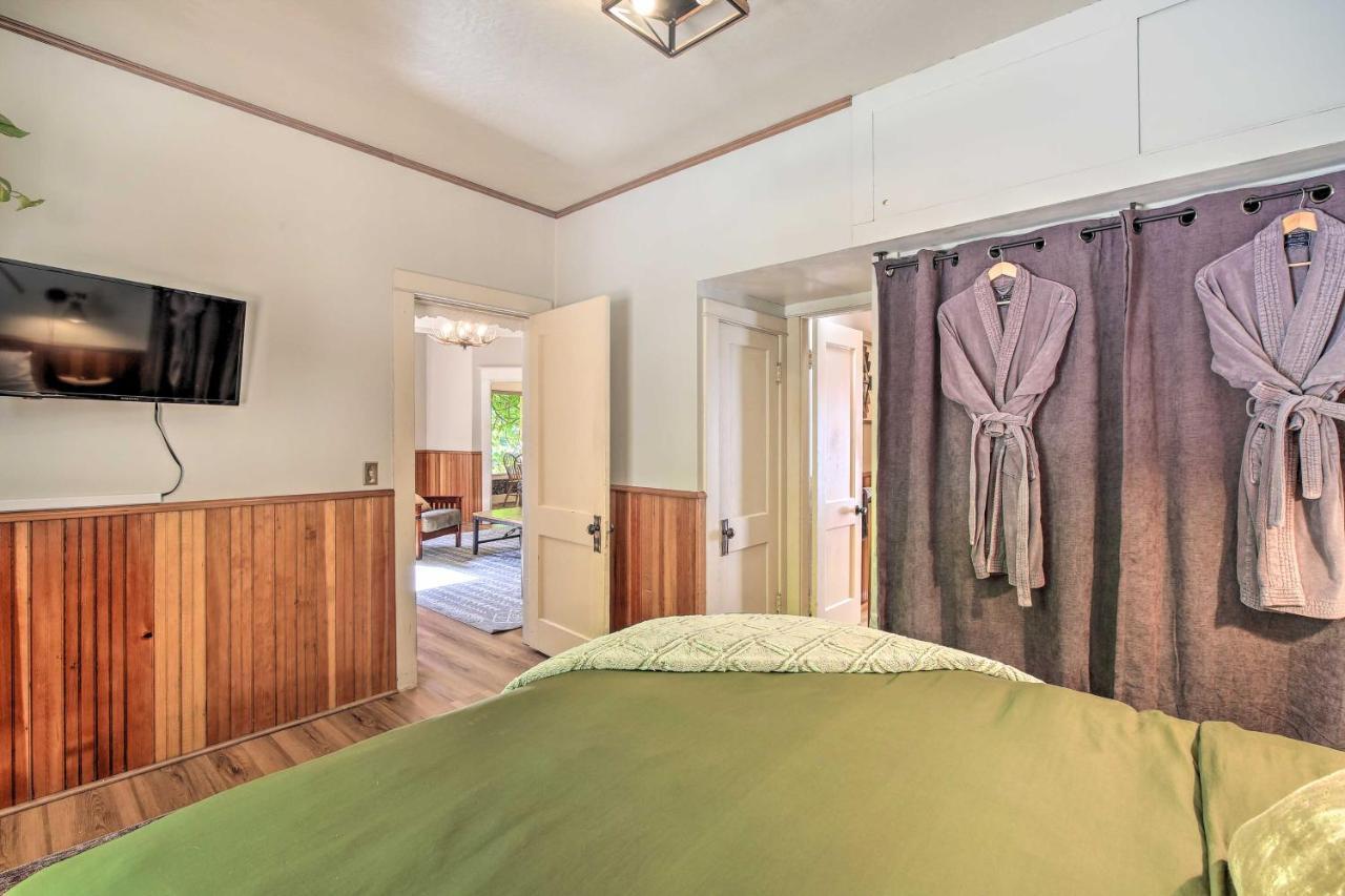 Cozy Black Bear Retreat By Mount Rainier! Holiday home *