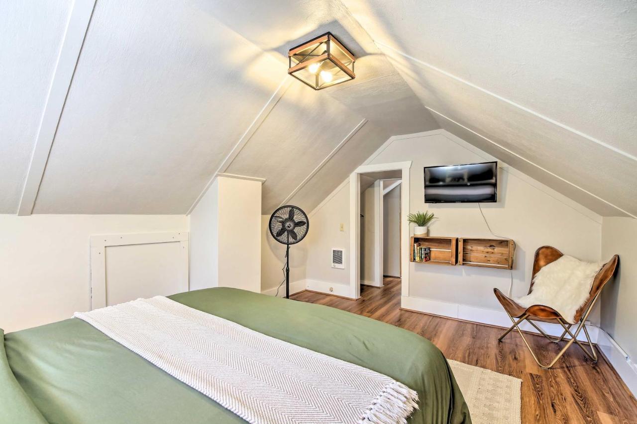 Holiday home Cozy Black Bear Retreat By Mount Rainier!